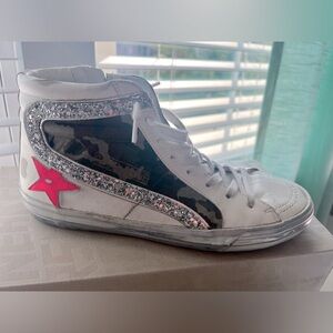 Golden Goose sneakers size 39 EUC with box, dust cover and passport